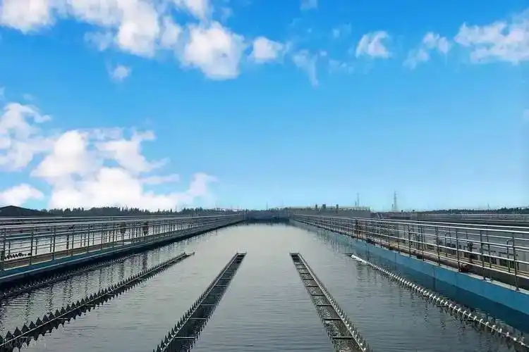 How Does High Purity Polyaluminum Chloride Improve Water Clarity?