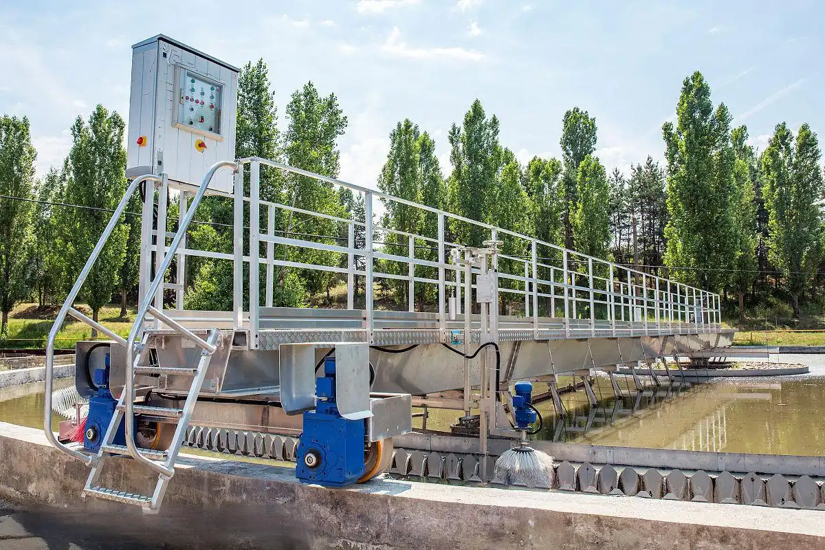 How is Industrial Grade Poly Aluminum Chloride Produced?