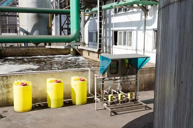 How does Industrial Grade Poly Aluminum Chloride work in water treatment?
