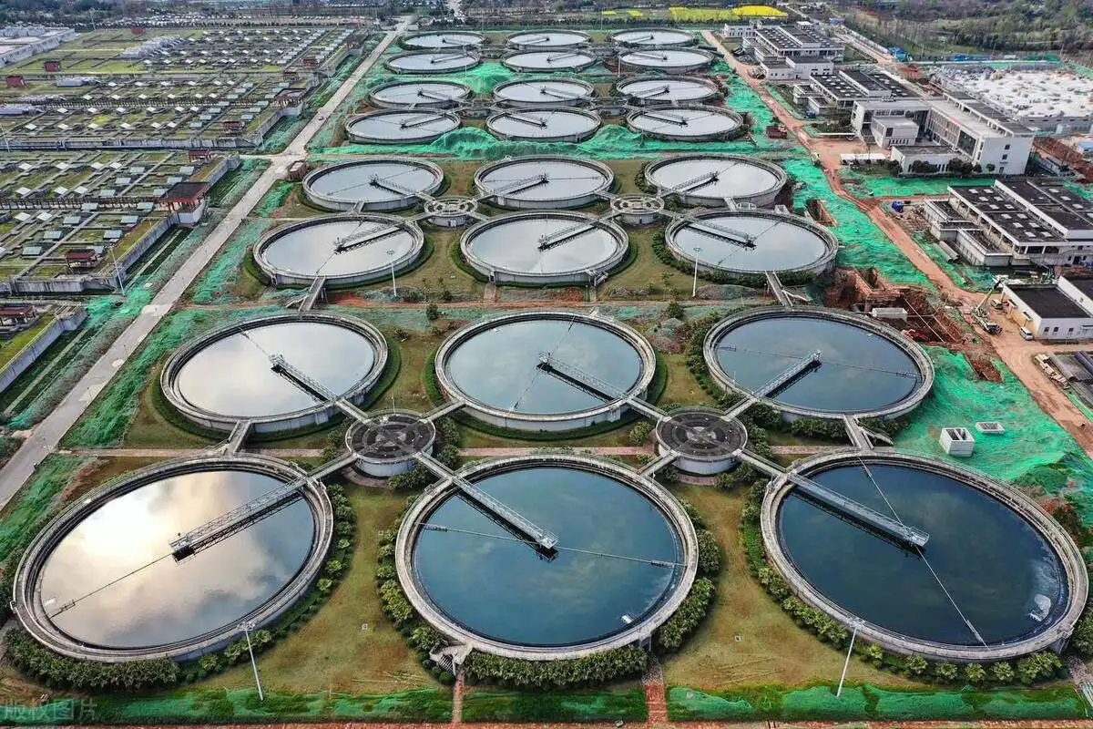 How is Sewage Treatment Flocculant applied in sewage treatment processes?