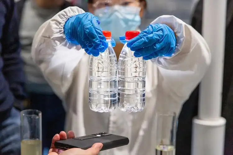 Can White Nano Al2O3 Thickener improve the shelf life of products?